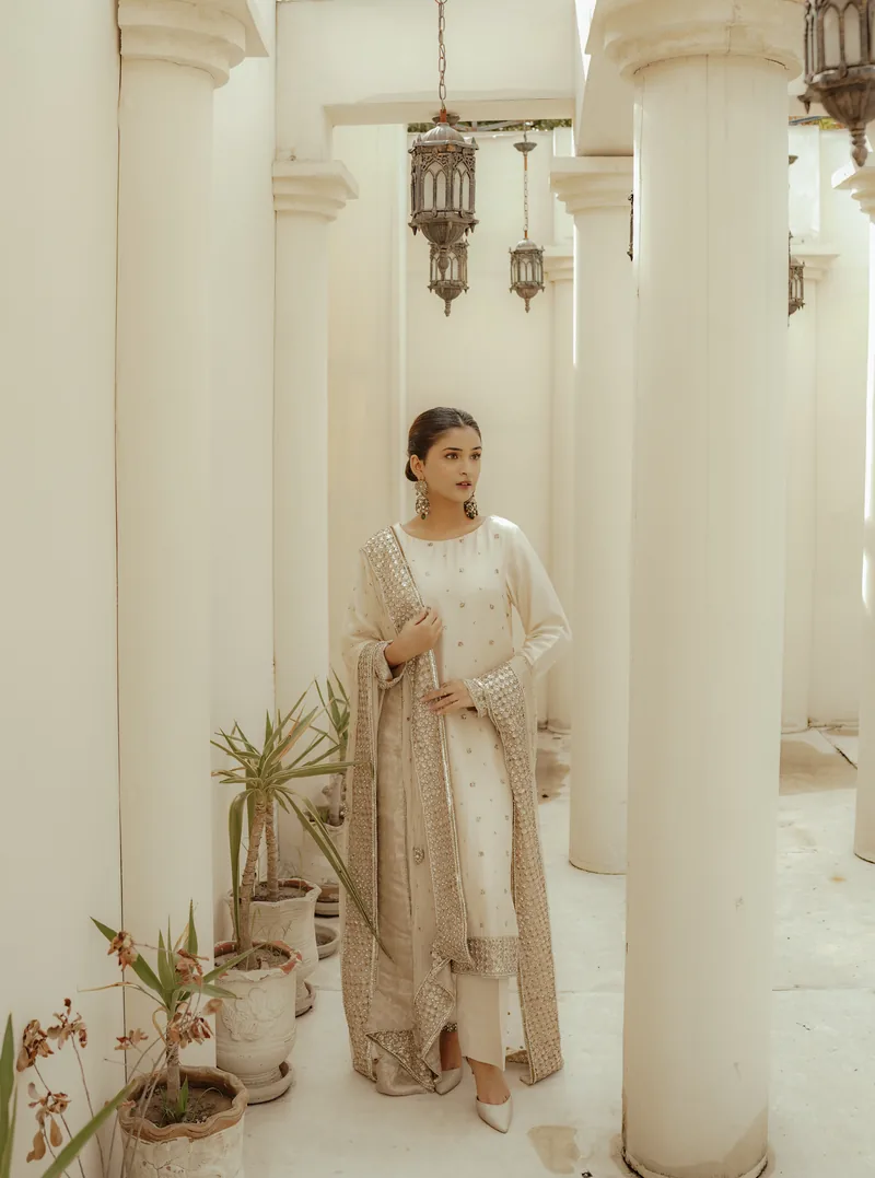 Ujala UJ-003